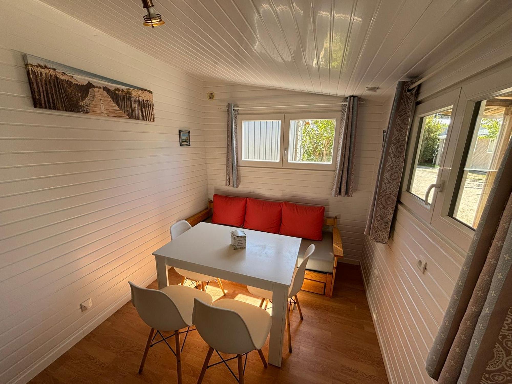 Camping Le Repos Saint-Palais-sur-Mer Exteriör bild